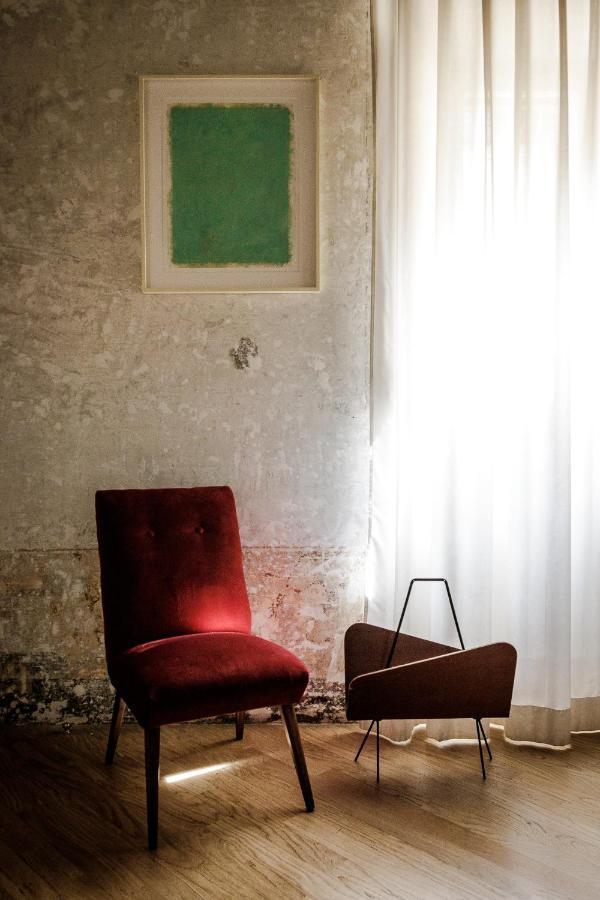 G-rough, Rome, A Member Of Design Rom